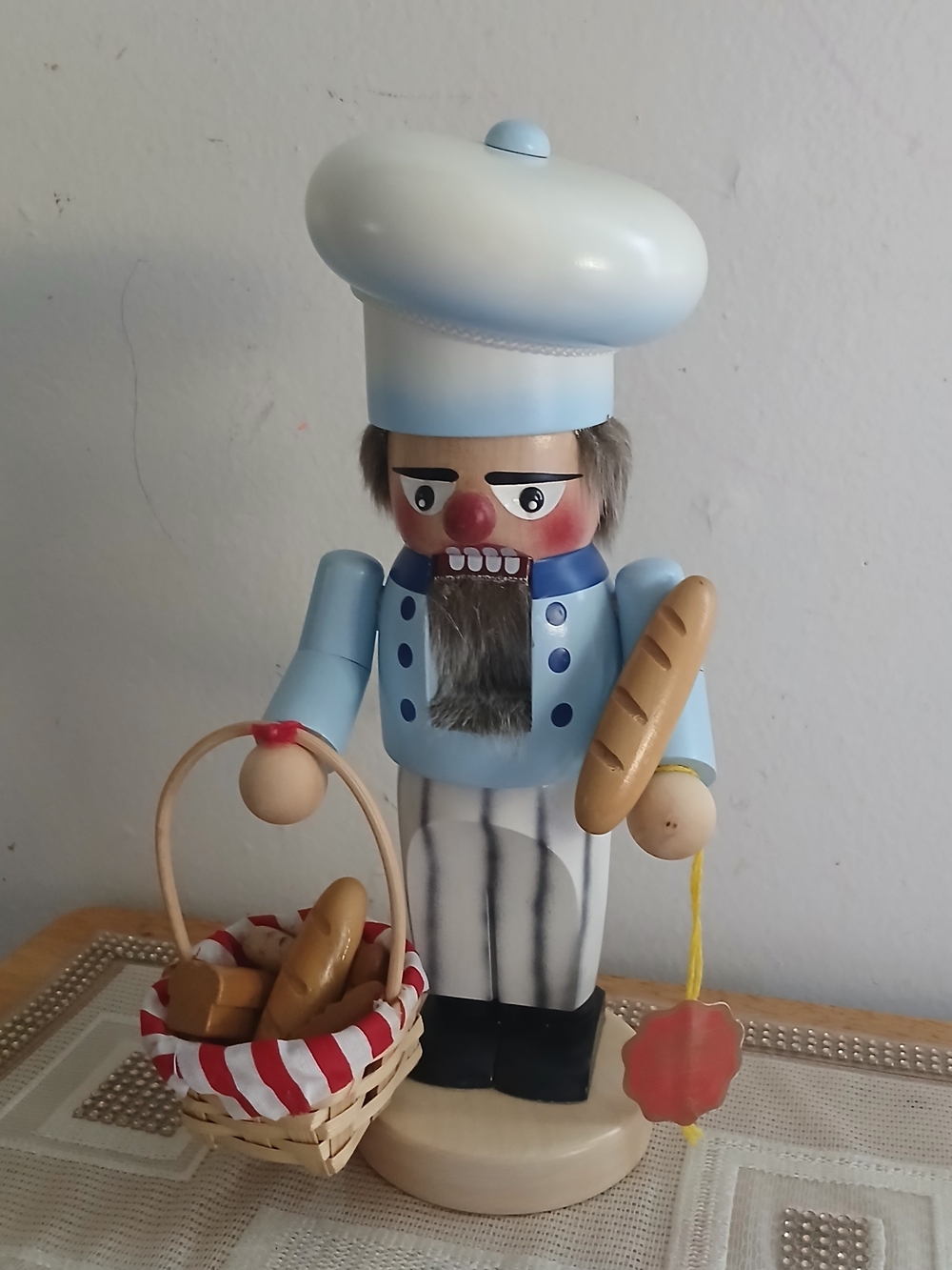 Original Steinbach Volkskunst Germany BREAD BAKER with BREADBASKET 11.5" Vng - Picture 12 of 12